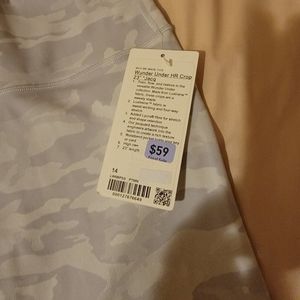 Wunder under 23 crops size 14